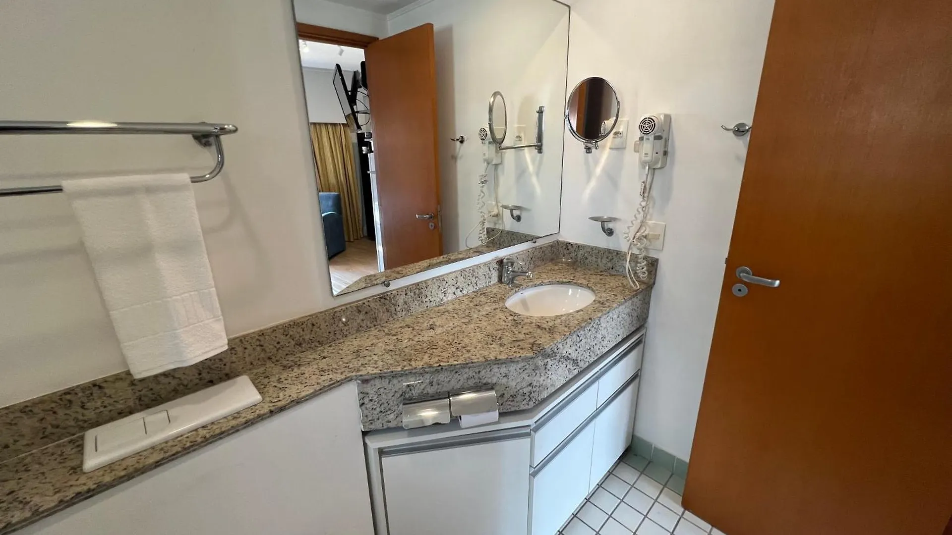 Hotel Live Logde V Mariana Pq Ibirapuera Uh-904 圣保罗 3*,